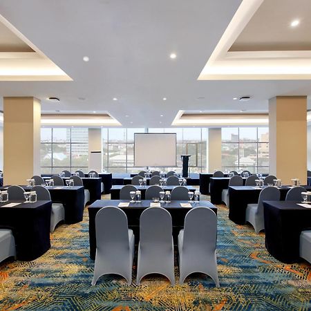 Aston Inn Pantai Losari ماكاسار المظهر الخارجي الصورة