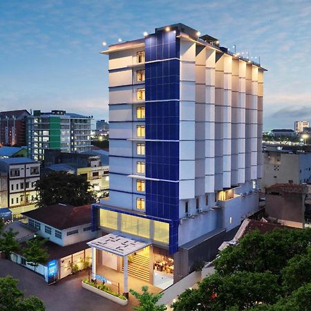 Aston Inn Pantai Losari ماكاسار المظهر الخارجي الصورة