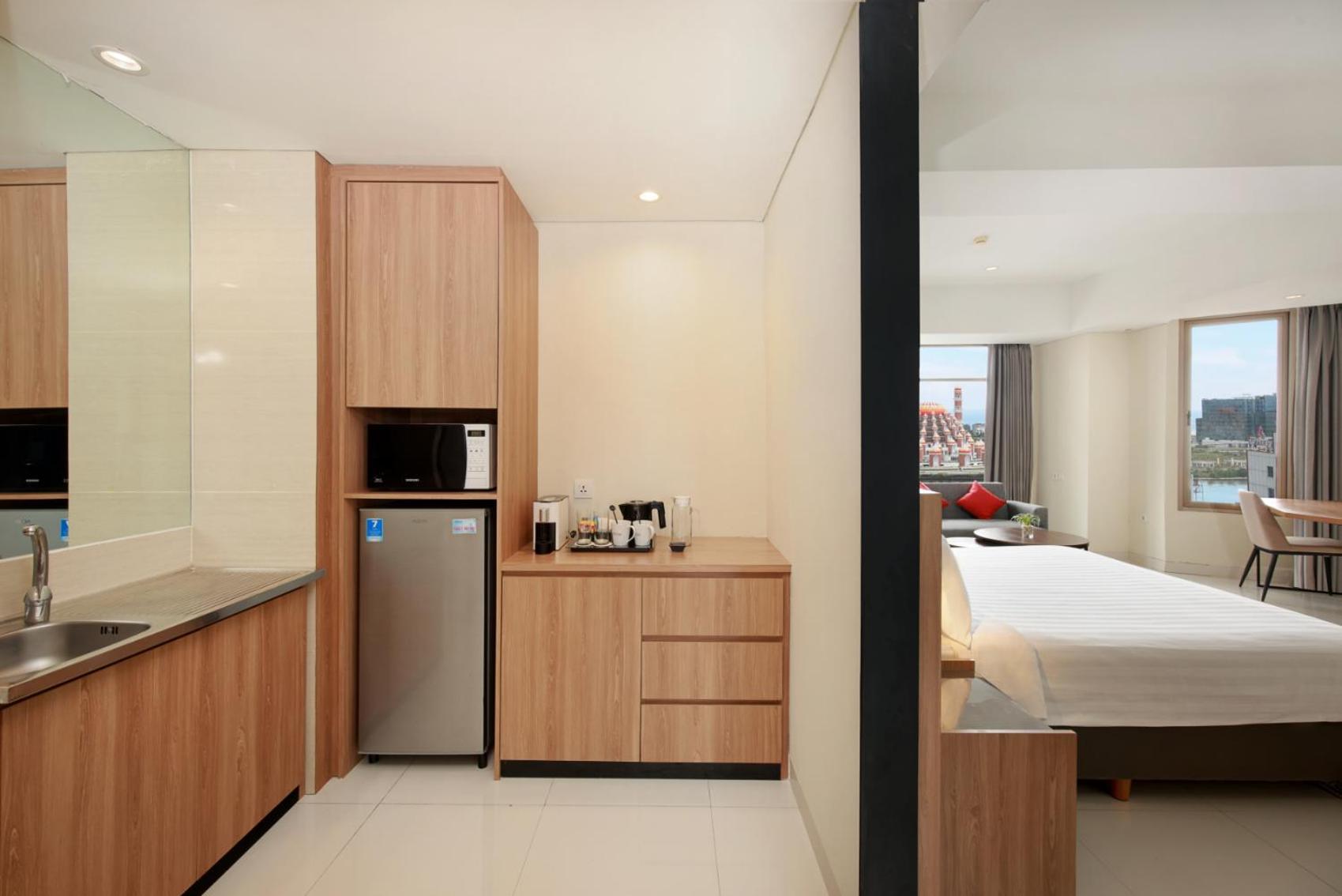 Aston Inn Pantai Losari ماكاسار المظهر الخارجي الصورة