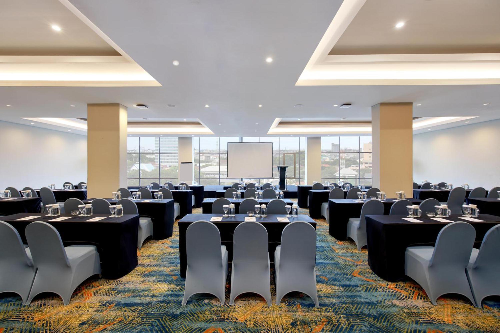 Aston Inn Pantai Losari ماكاسار المظهر الخارجي الصورة
