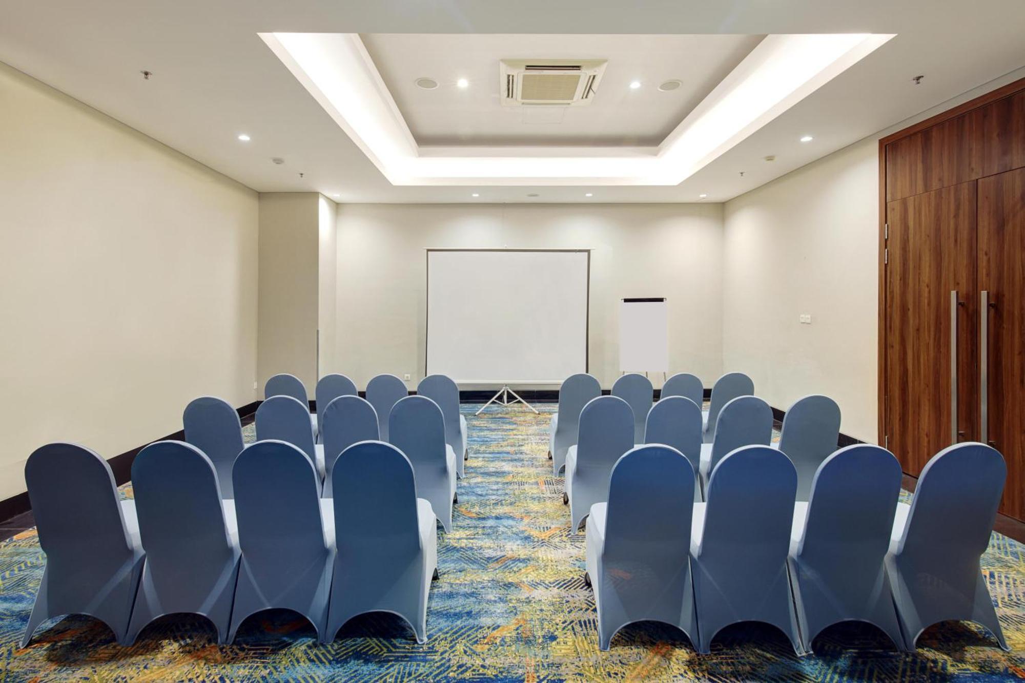 Aston Inn Pantai Losari ماكاسار المظهر الخارجي الصورة
